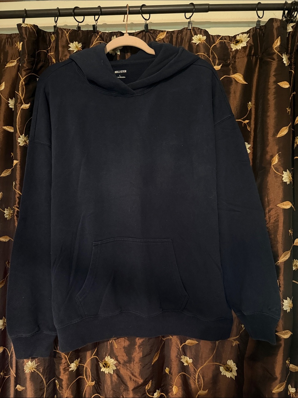 Hollister Women’s Navy Blue Pullover Hoodie